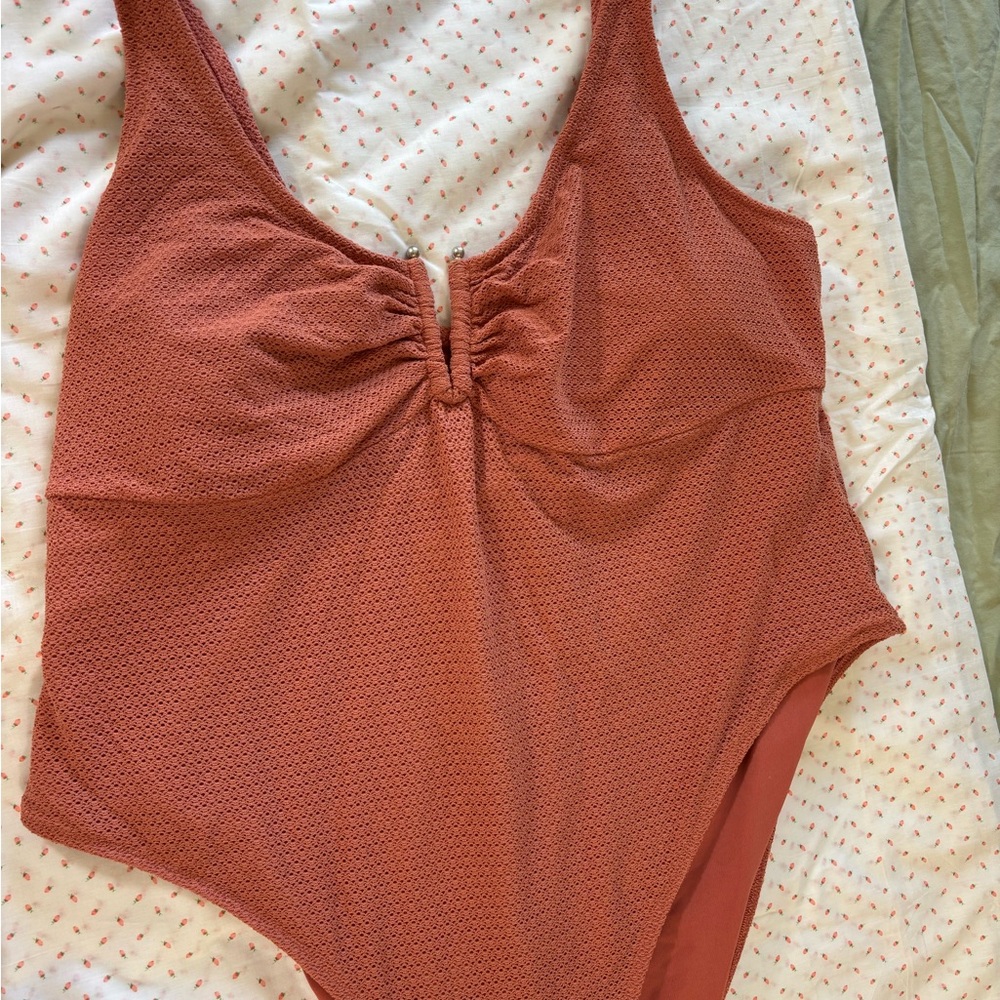 Old Navy Women's One Piece Swimsuit in Rust